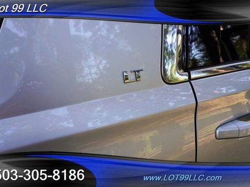Used 2018 Chevrolet Suburban LT AWD/4WD image 35