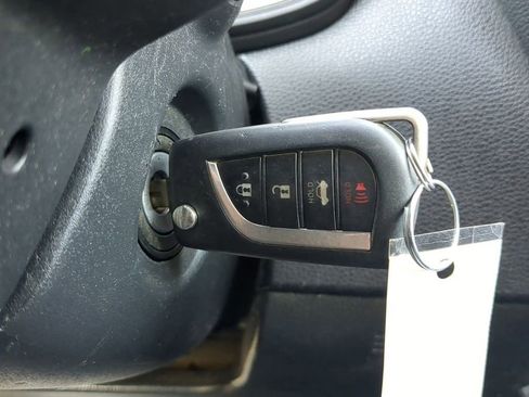 Used 2021 Toyota Corolla LE FWD image 18