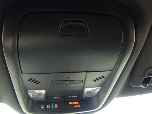 Used 2024 Buick Enclave Premium image 30