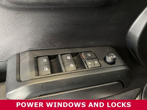 Used 2020 Toyota Tacoma SR image 9