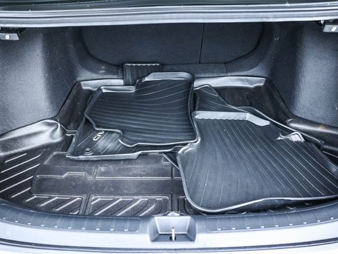 Used 2025 Honda Civic Sport image 32