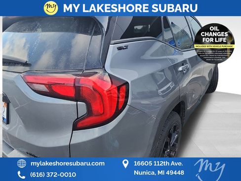 Used 2021 GMC Terrain SLT w/ Elevation Edition image 6