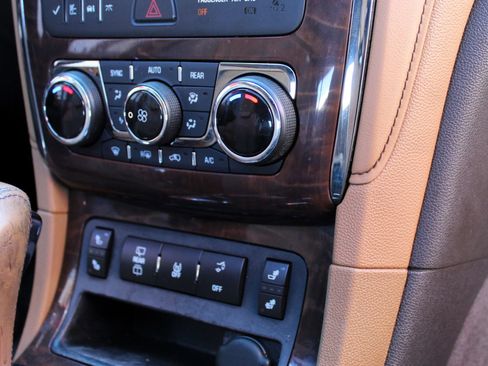 Used 2014 Buick Enclave Leather image 18