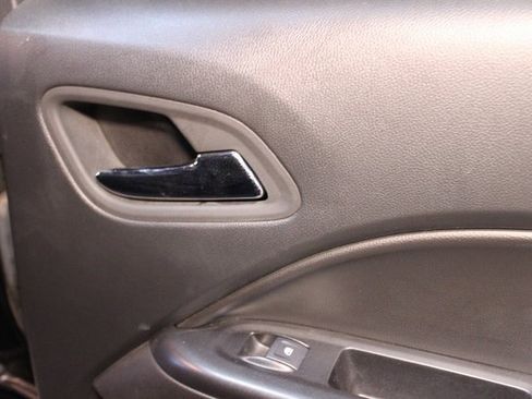 Used 2022 Chevrolet Colorado LT w/ LT Convenience Package image 12