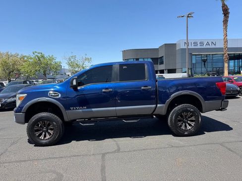 Used 2017 Nissan Titan PRO-4X w/ Pro-4x Convenience Package AWD/4WD image 8