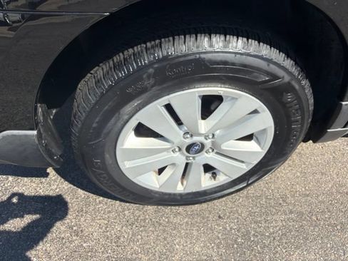 Used 2017 Subaru Outback 2.5i Premium AWD/4WD image 34