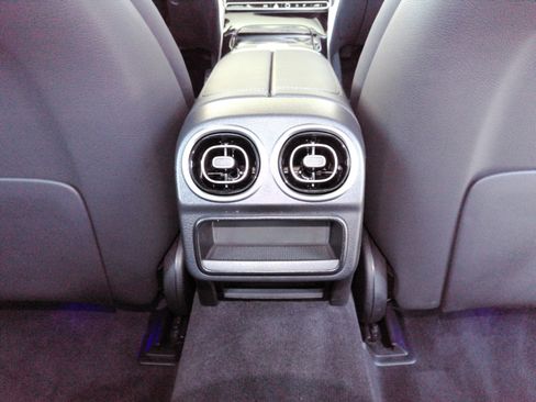 Certified 2024 Mercedes-Benz C 300 4MATIC Sedan image 24