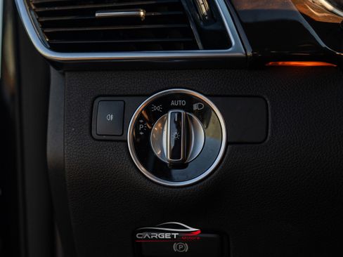 Used 2018 Mercedes-Benz GLE 43 AMG 4MATIC w/ Parking Assist Package image 39