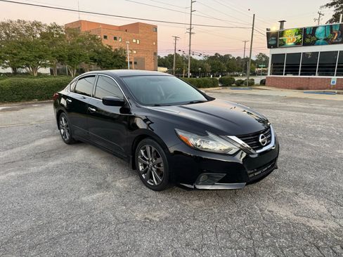 Used 2018 Nissan Altima 2.5 SR w/ SR Special Edition image 7