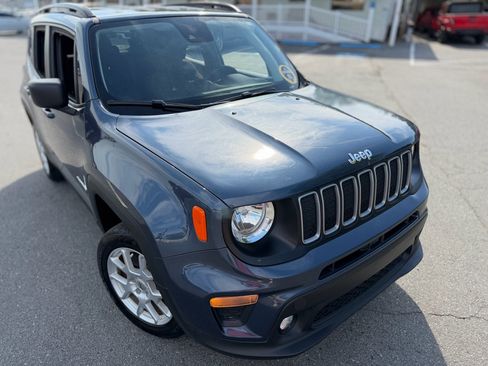 Used 2022 Jeep Renegade Latitude AWD/4WD image 13