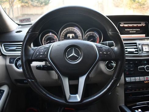 Used 2014 Mercedes-Benz E 550 4MATIC Sedan image 18