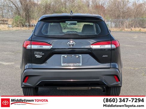 Used 2023 Toyota Corolla Cross L image 4
