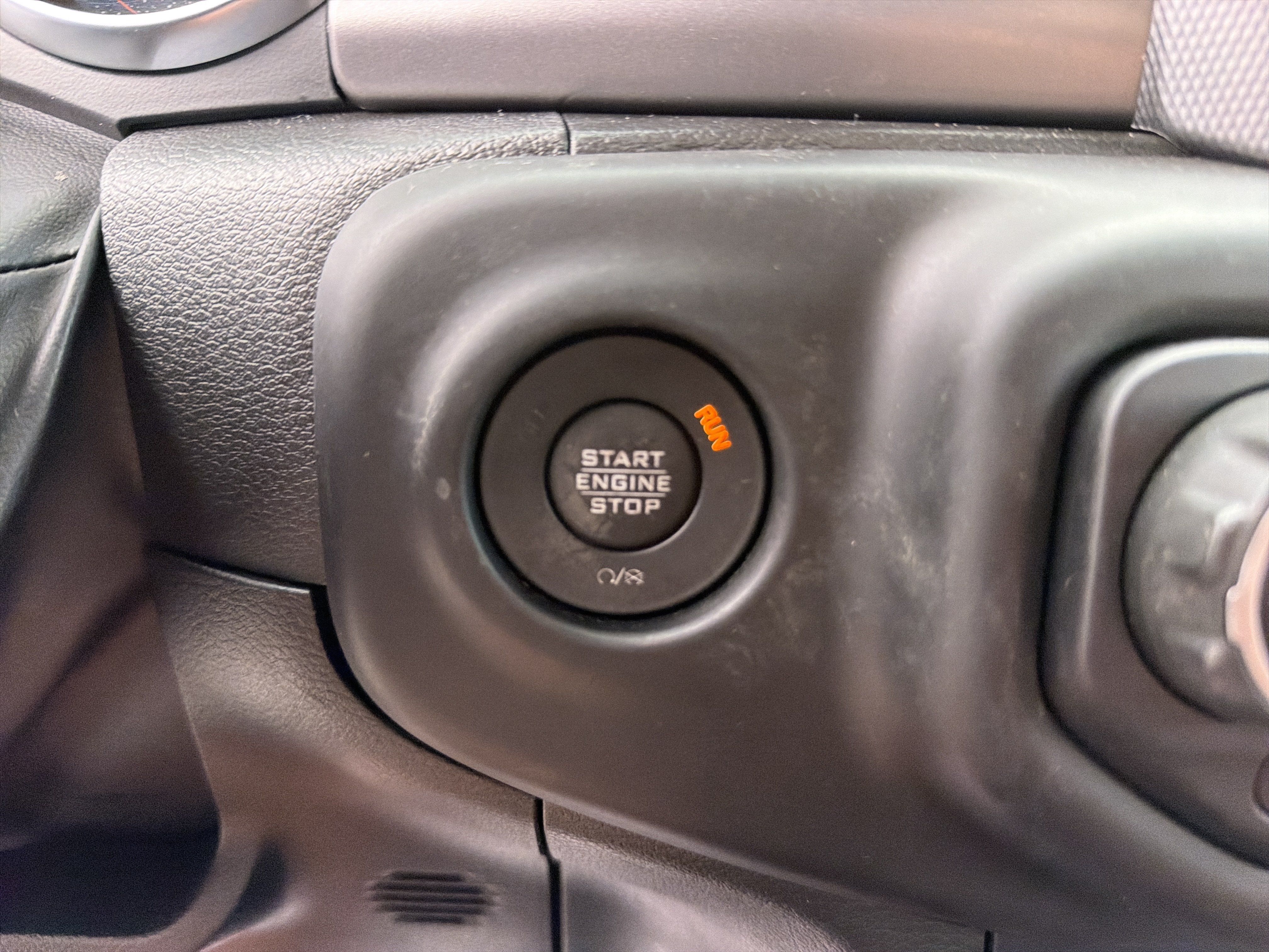 Used 2023 Jeep Gladiator Sport AWD/4WD image 26