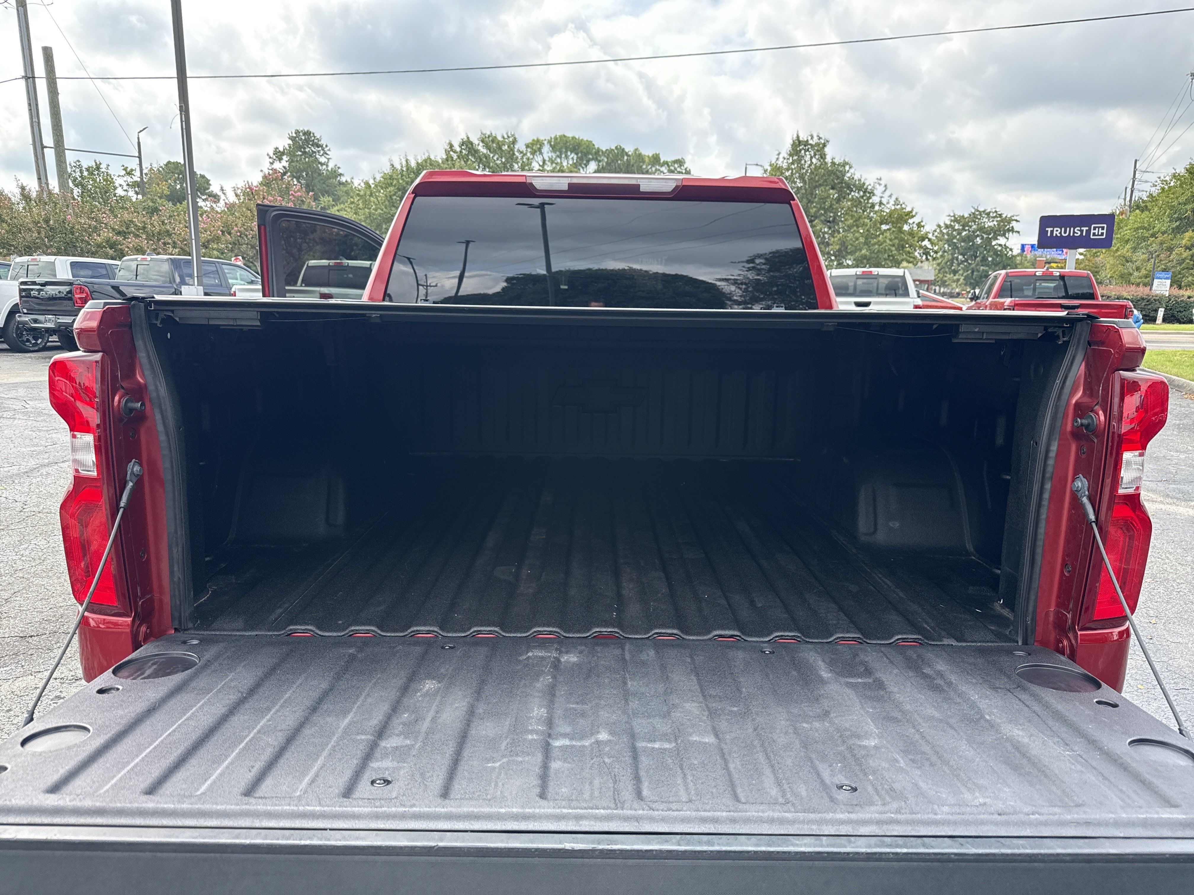 Used 2021 Chevrolet Silverado 1500 RST AWD/4WD image 30