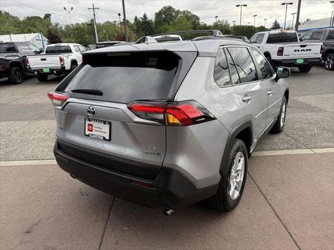 Certified 2021 Toyota RAV4 LE AWD/4WD image 6