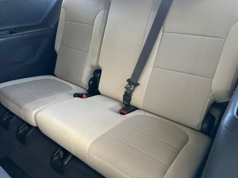 Certified 2023 Chevrolet Traverse LS FWD image 19