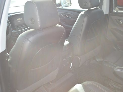 Used 2019 Chevrolet Traverse Premier AWD/4WD image 14