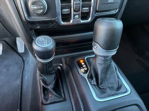 Used 2022 Jeep Wrangler Unlimited Sport image 13