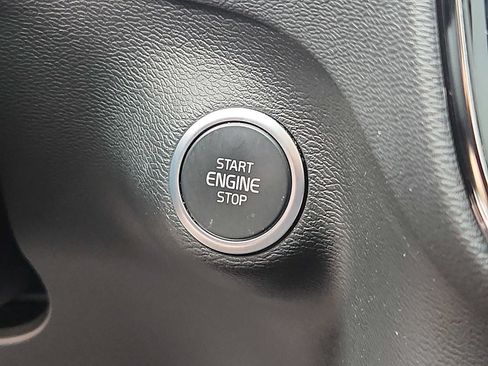 Certified 2022 Volvo XC40 T5 R-Design w/ Advanced Package AWD/4WD image 22