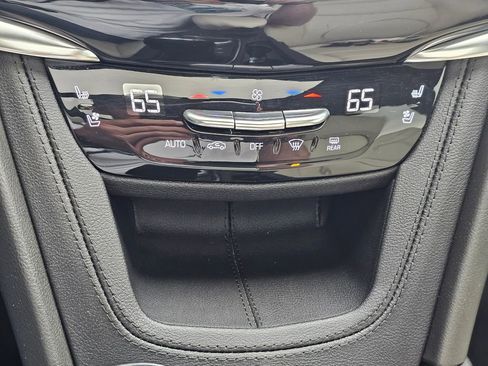 Used 2023 Cadillac XT6 Sport image 34
