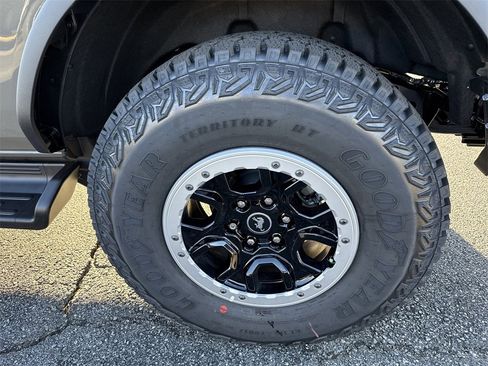 New 2025 Ford Bronco Outer Banks w/ Sasquatch Package image 21