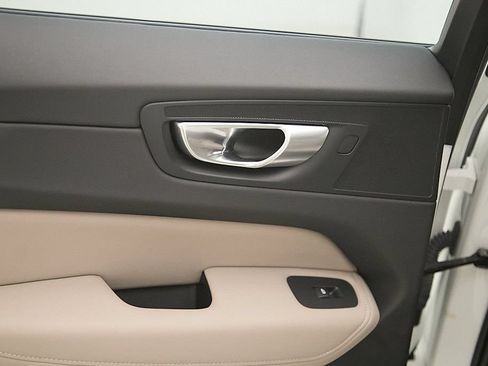 Certified 2026 Volvo XC60 B5 Plus AWD/4WD image 19