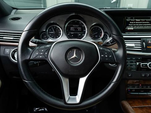 Used 2013 Mercedes-Benz E 350 4MATIC Sedan image 16