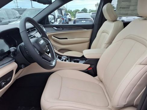 New 2025 Jeep Grand Cherokee L Limited w/ Luxury Tech Group II image 14