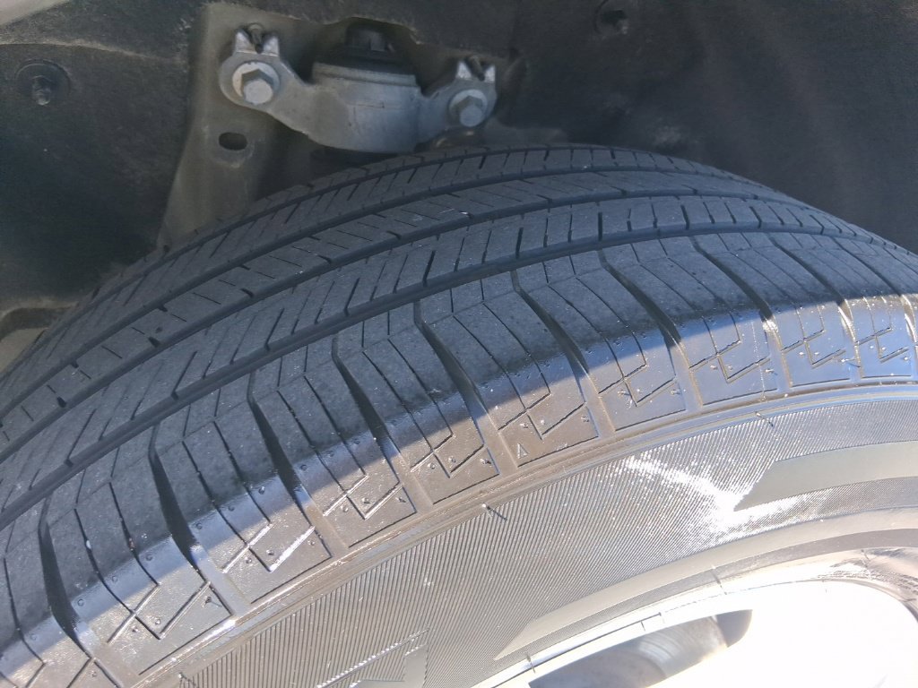 Used 2023 Ford Explorer XLT AWD/4WD image 29