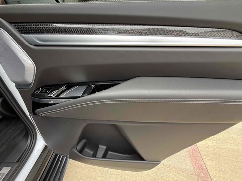 Used 2026 Cadillac Escalade V w/ LPO, ONYX Package AWD/4WD image 94