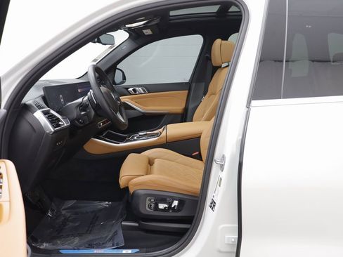 Certified 2026 BMW X5 xDrive40i w/ Climate Comfort Package image 5