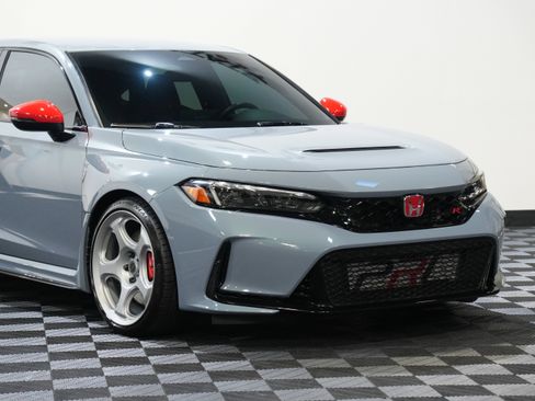 Used 2024 Honda Civic Type R image 9
