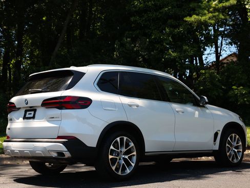 Used 2024 BMW X5 xDrive40i w/ Premium Package AWD/4WD image 2