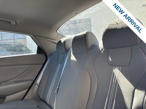Used 2023 Hyundai Elantra SEL FWD image 13