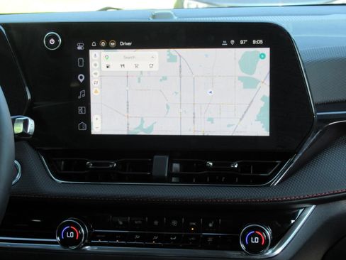Used 2026 Chevrolet Equinox RS w/ Safety and Technology Package FWD image 15