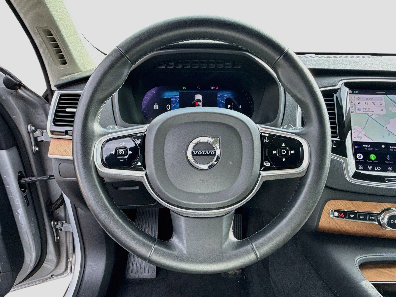 Used 2023 Volvo XC90 B6 Plus AWD/4WD image 12