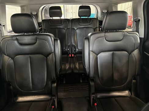 Used 2023 Jeep Grand Cherokee L Limited w/ Black Appearance Package AWD/4WD image 26