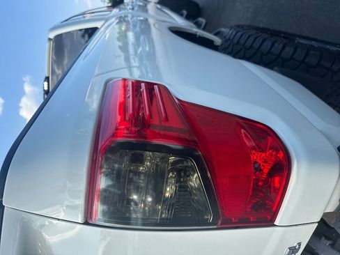 Used 2018 Nissan Titan SV AWD/4WD image 45