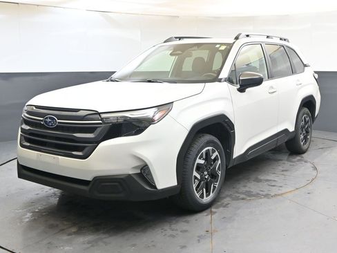 Certified 2025 Subaru Forester Premium AWD/4WD image 1