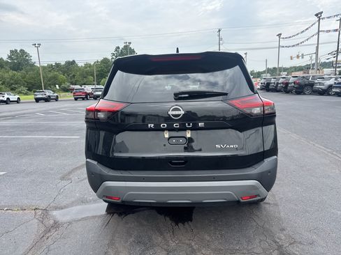 Used 2023 Nissan Rogue SV AWD/4WD image 4