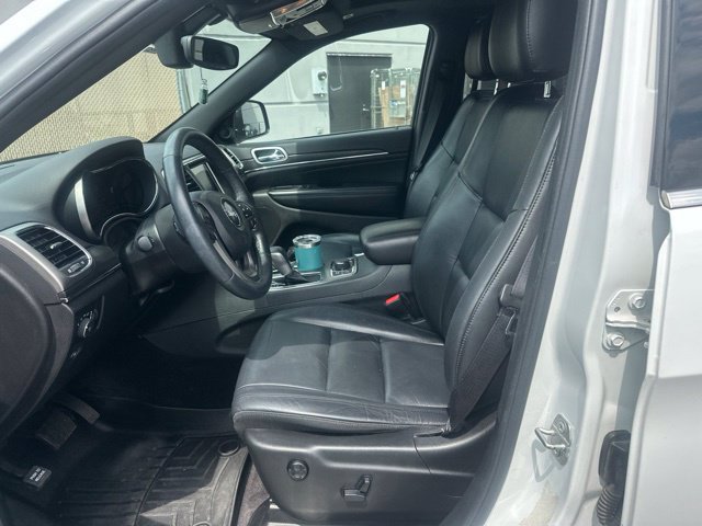 Used 2018 Jeep Grand Cherokee Limited AWD/4WD image 11