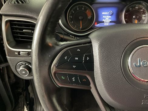 Used 2019 Jeep Cherokee Trailhawk w/ Comfort/Convenience Group image 27