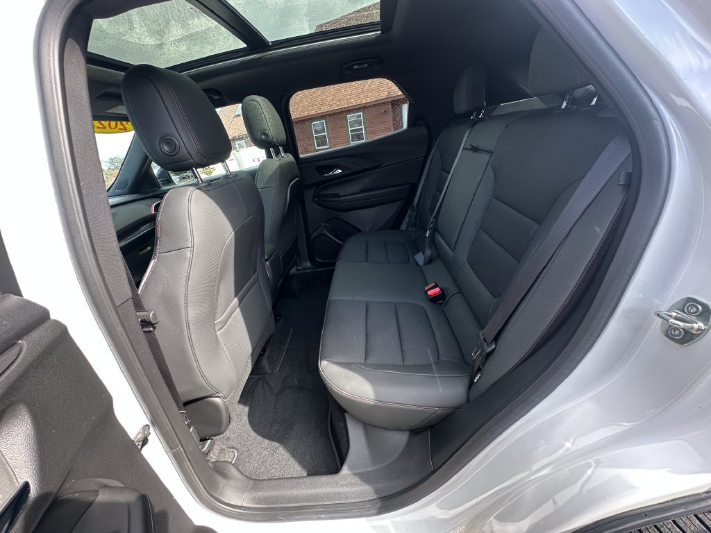 Used 2023 Chevrolet TrailBlazer RS w/ Sun and Liftgate Package FWD image 19