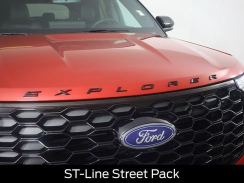 Used 2025 Ford Explorer ST-Line w/ Premium Package AWD/4WD image 23