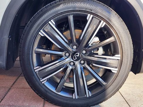 Used 2022 INFINITI QX50 Luxe w/ Appearance Package FWD image 4