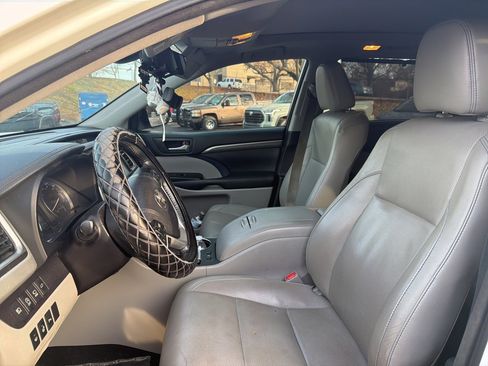Used 2018 Toyota Highlander Limited Platinum image 8