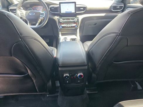 Certified 2023 Ford Explorer Limited w/ Class IV Trailer Tow Package AWD/4WD image 15