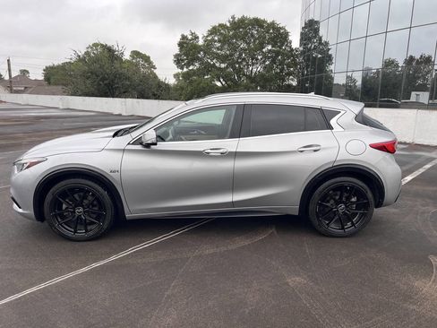 Used 2018 INFINITI QX30 Premium w/ Navigation Package image 5