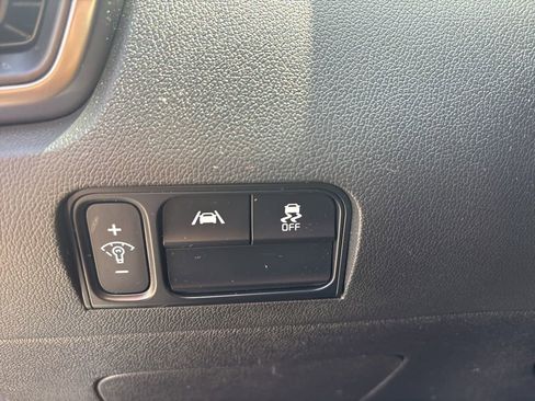 Used 2021 Kia Sorento S w/ Panoramic Sunroof Package AWD/4WD image 13