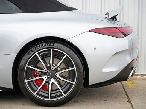 Used 2022 Mercedes-Benz SL 55 AMG AMG SL 55 w/ Driver Assistance Package image 61